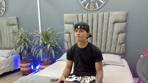 Snapshot of ruslan_marcel chatting on 08-08-26, 11:12 Ruslan Marcel online show from 08-08-26, 11:12