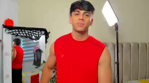 Snapshot of russ_w8 chatting on 09-24-25, 02:42 Russ online show from 09-24-25, 02:42