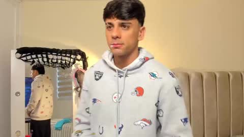 Snapshot of russ_w8 chatting on 10-03-25, 11:29 Russ online show from 10-03-25, 11:29