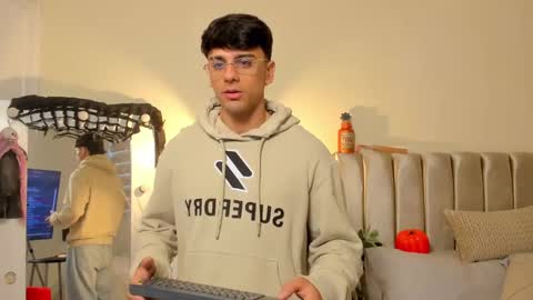 Snapshot of russ_w8 chatting on 10-07-25, 11:18 Russ online show from 10-07-25, 11:18