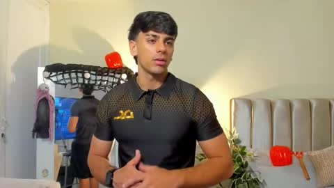 Snapshot of russ_w8 chatting on 10-08-25, 12:58 Russ online show from 10-08-25, 12:58