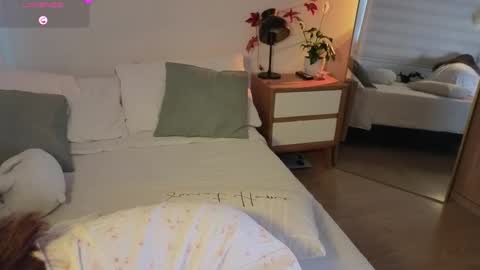 Snapshot of russcurley chatting on 11-24-25, 06:40 Lorenn online show from 11-24-25, 06:40