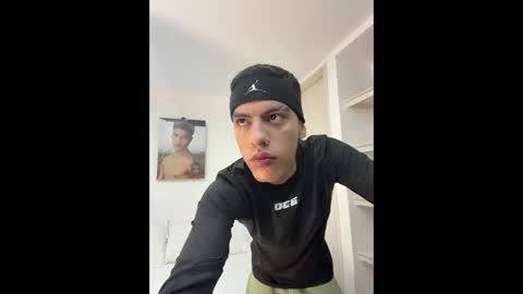  R U S S E L L  online show from 11-26-25, 01:50