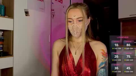 Snapshot of russian_sexy_girl5 chatting on 11-08-25, 04:40 Mary online show from 11-08-25, 04:40