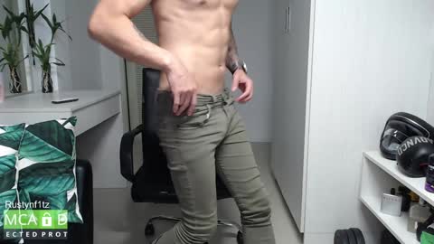 Snapshot of rustynf1tz chatting on 02-08-25, 11:01 MillionDollarGuy online show from 02-08-25, 11:01