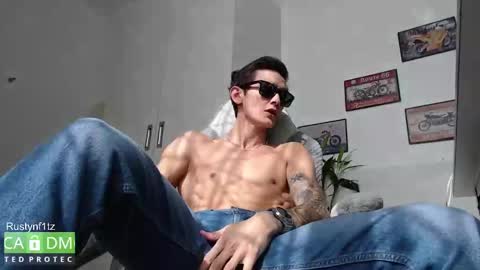 Snapshot of rustynf1tz chatting on 10-01-25, 01:55 MillionDollarGuy online show from 10-01-25, 01:55