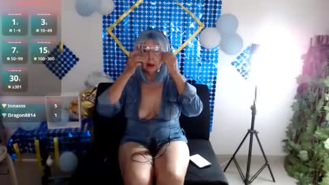 ruth_blue21 online show from 10-04-25, 08:29