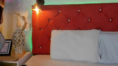 Snapshot of ruth_harvey chatting on 10-01-25, 12:55 Ruth online show from 10-01-25, 12:55