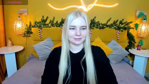 Snapshot of ruthbryant chatting on 12-21-25, 12:40 ruthbryant online show from 12-21-25, 12:40