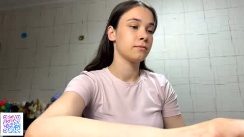 Snapshot of ruthhoward chatting on 06-30-26, 11:17 Mia online show from 06-30-26, 11:17