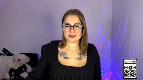 Nika online show from 10-27-25, 07:29