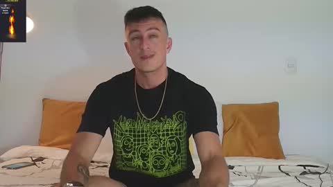 Snapshot of ryamcoast chatting on 11-12-25, 02:01 Sr Coast online show from 11-12-25, 02:01