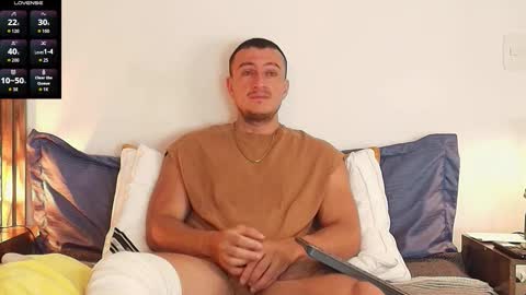 Snapshot of ryamcoast chatting on 03-10-26, 10:53 Sr Coast online show from 03-10-26, 10:53