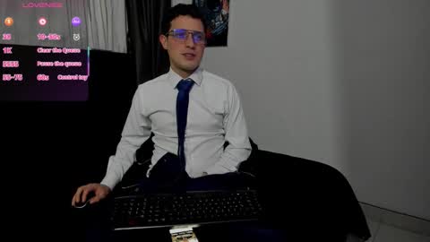 Snapshot of ryan15_ chatting on 10-30-25, 12:34 Ryan 15 online show from 10-30-25, 12:34