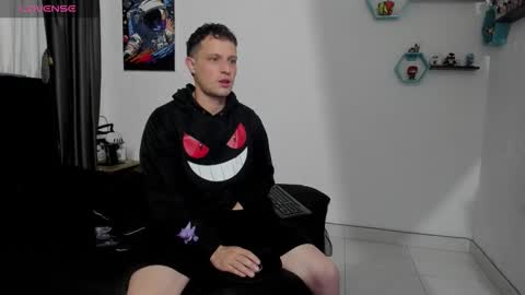 Snapshot of ryan15_ chatting on 11-07-25, 10:37 Ryan 15 online show from 11-07-25, 10:37