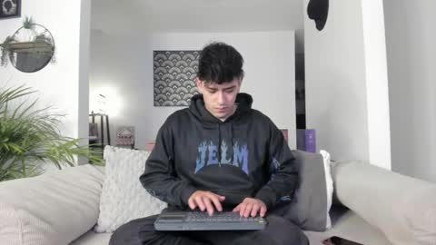 Snapshot of ryan_clark_ chatting on 05-21-26, 02:40 Ryan online show from 05-21-26, 02:40