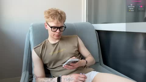 Snapshot of ryan_jeh chatting on 05-18-26, 02:01 Kevin online show from 05-18-26, 02:01