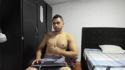 ryan_xc1 online show from 10-14-25, 01:28