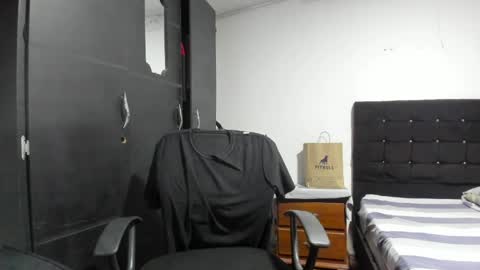 ryan_xc1 online show from 04-09-26, 03:06