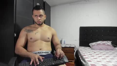 ryan_xc1 online show from 05-21-26, 02:29