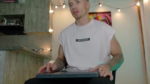 Ryan Blue ig ryannblue online show from 11-19-25, 10:43