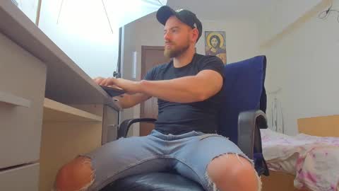 Ryanstone  online show from 05-18-26, 05:02