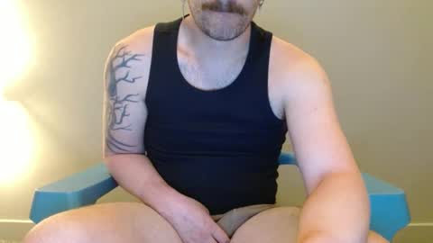 Snapshot of rylancolt chatting on 09-17-25, 02:35 Rylan Colte online show from 09-17-25, 02:35