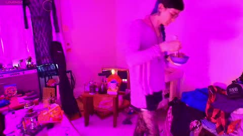 Ryn Michele online show from 11-01-25, 08:33