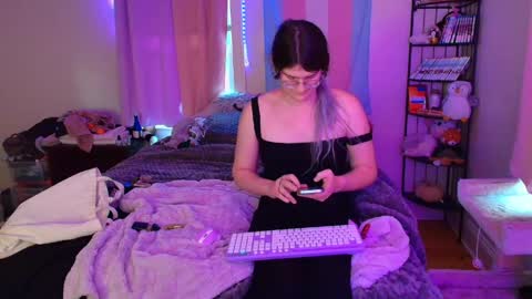Snapshot of ryn_michele chatting on 05-12-26, 11:57 Ryn Michele online show from 05-12-26, 11:57