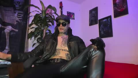 leopmonk help me reach 100 thumbs up online show from 10-07-25, 01:41