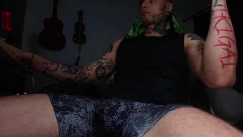 Snapshot of ryuk_it chatting on 06-04-26, 01:00 leopmonk help me reach 100 thumbs up online show from 06-04-26, 01:00