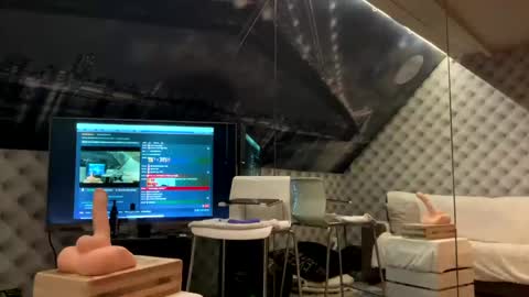 Laura online show from 12-30-24, 09:40