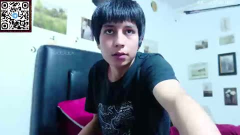 Snapshot of s_a_t_u_r_n chatting on 11-16-25, 10:37 ST online show from 11-16-25, 10:37