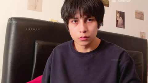 Snapshot of s_a_t_u_r_n chatting on 05-25-26, 01:22 ST online show from 05-25-26, 01:22