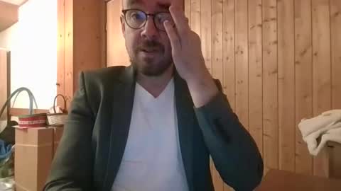 Snapshot of s_i_q chatting on 09-16-25, 07:09 s_i_q online show from 09-16-25, 07:09