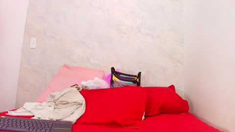 Snapshot of s_sofia_ chatting on 01-08-25, 07:13 s_sofia_ online show from 01-08-25, 07:13