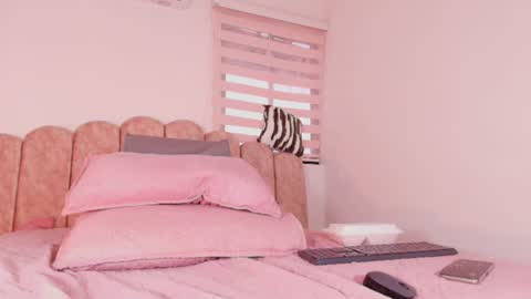 s_sofia_ online show from 06-30-26, 07:15