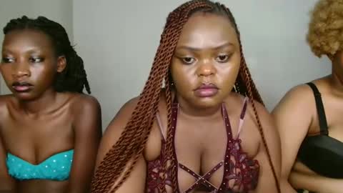 Snapshot of sa_samantha chatting on 10-18-25, 05:14 Samantha online show from 10-18-25, 05:14