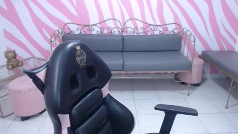 Sabrina online show from 11-15-25, 01:07