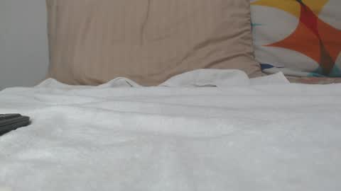 Snapshot of saaramiller_ chatting on 01-07-25, 05:01 saaramiller     online show from 01-07-25, 05:01