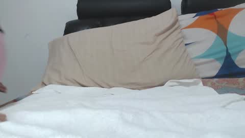 Snapshot of saaramiller_ chatting on 01-27-25, 04:20 saaramiller     online show from 01-27-25, 04:20