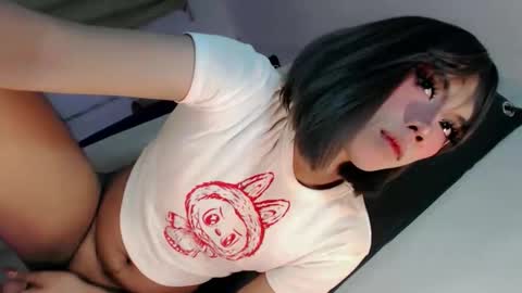 Snapshot of sable_monroe chatting on 09-14-25, 01:05 cathllea online show from 09-14-25, 01:05