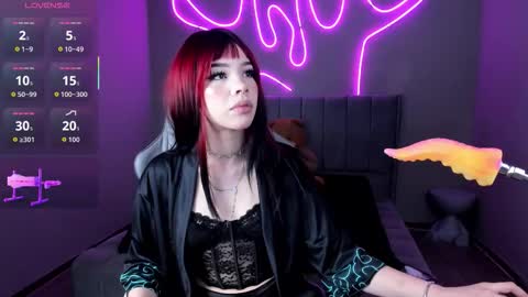 Snapshot of sabrina_bloom_ chatting on 09-13-25, 01:22 sabri online show from 09-13-25, 01:22