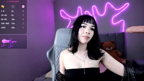 Snapshot of sabrina_bloom_ chatting on 10-14-25, 01:50 sabri online show from 10-14-25, 01:50