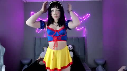 Snapshot of sabrina_bloom_ chatting on 10-18-25, 12:50 sabri online show from 10-18-25, 12:50