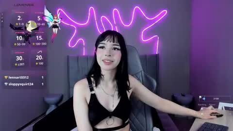 Snapshot of sabrina_bloom_ chatting on 10-25-25, 01:29 sabri online show from 10-25-25, 01:29