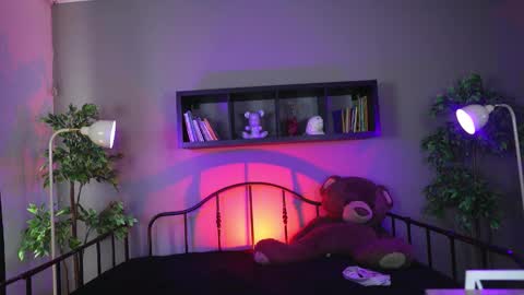 Snapshot of sabrina_bloom_ chatting on 11-05-25, 02:17 sabri online show from 11-05-25, 02:17