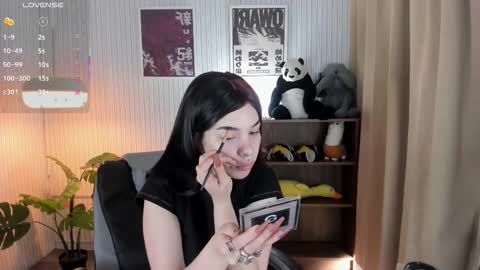 Snapshot of sabrina_bloom_ chatting on 12-19-25, 12:45 sabri online show from 12-19-25, 12:45