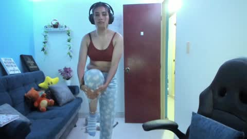 Snapshot of sabrina_chester_02 chatting on 02-06-25, 11:48 Angie online show from 02-06-25, 11:48