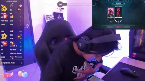 Snapshot of sabrina_chester_02 chatting on 10-04-25, 06:06 Angie online show from 10-04-25, 06:06